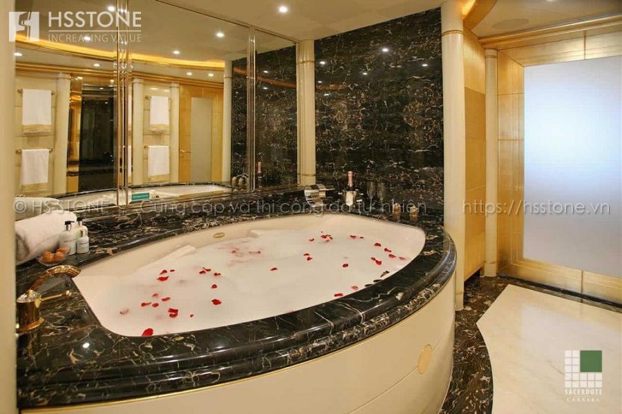 Phòng tắm sang trọng với đá Marble ( đá cẩm thạch )