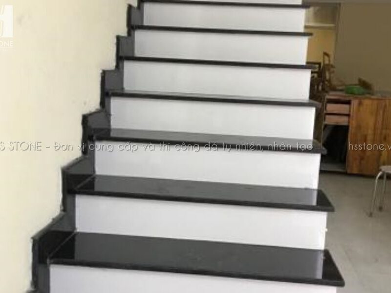 hsstone.vn cau thang mat den co trang trai tham3