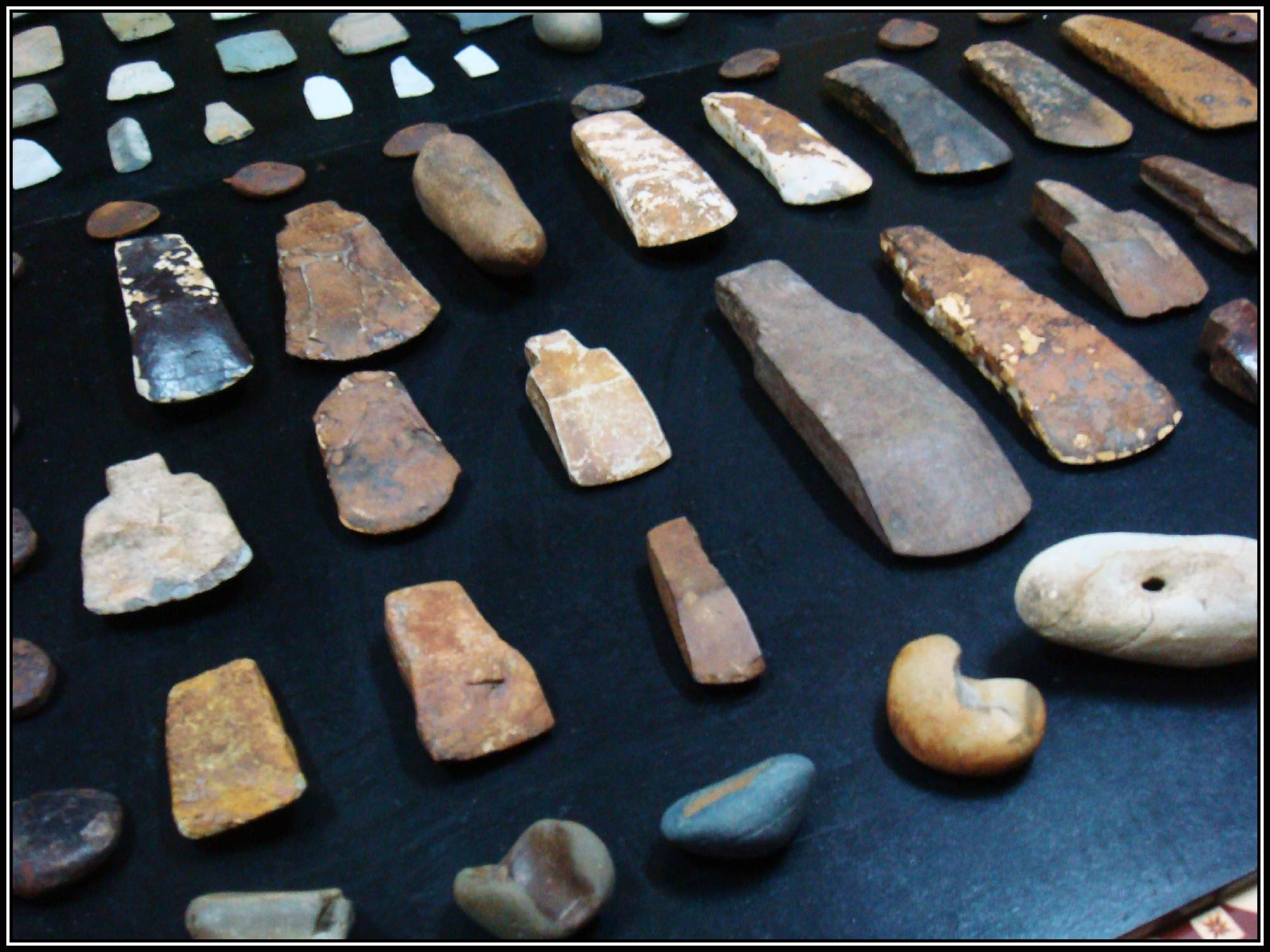 Một số công cụ thời kỳ đồ đá