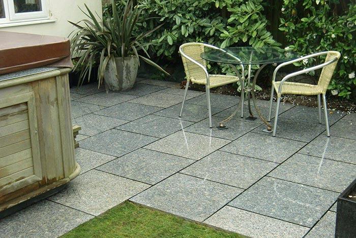 Sử dụng đá hoa cương giúp không gian trông rất sạch sẽ