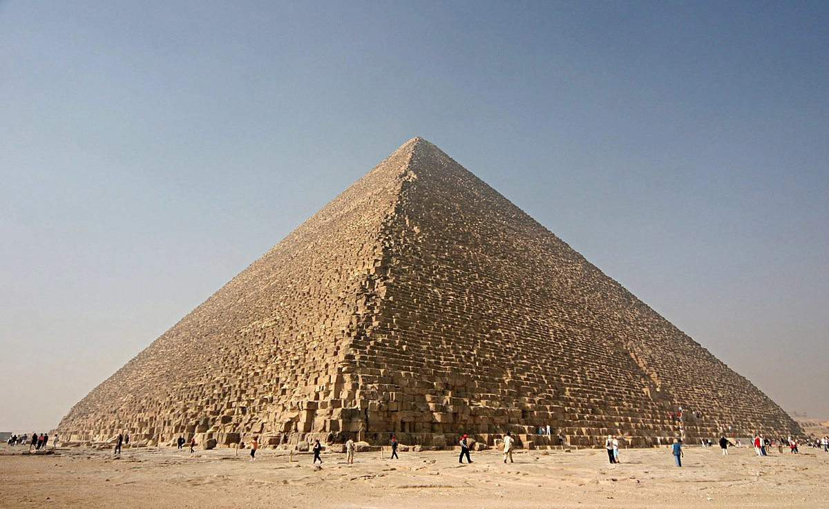 Để nói về công trình nổi tiếng thế giới sử dụng đá Granite, chắc chắc không thể bỏ qua kim tự tháp Giza (Ai Cập)
