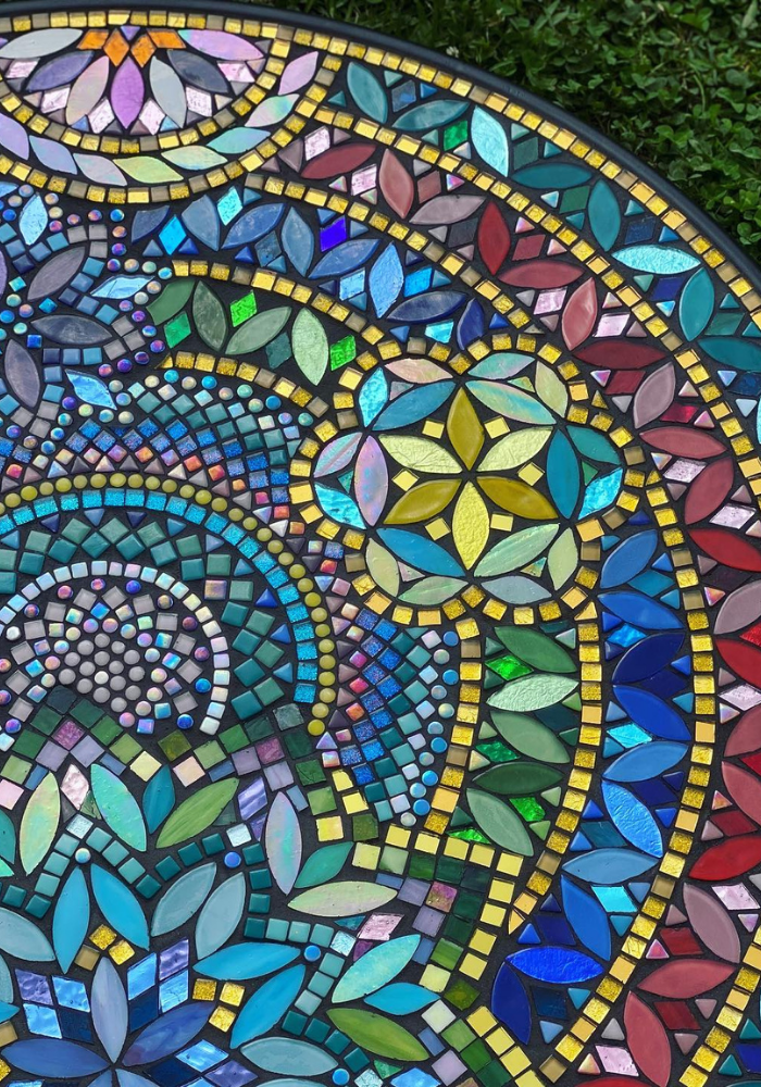 Đá Mosaic với nhiều màu sắc rực rỡ bắt mắt
