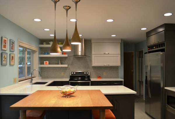 Hệ thống chiếu sáng là điều bạn phải tính toán giúp cho nhà bếp có ánh sáng đầy đủ nhất