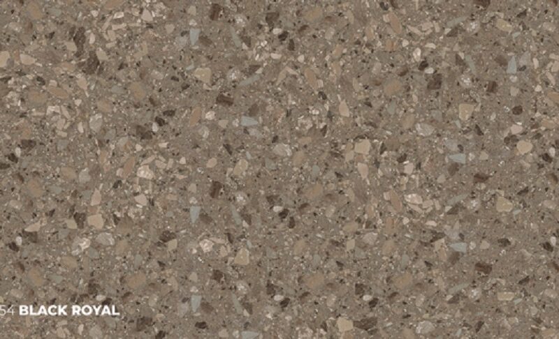 MG3954 Black Royal 1