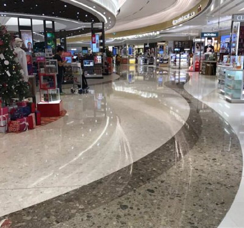 MG3954 Black Royal 7