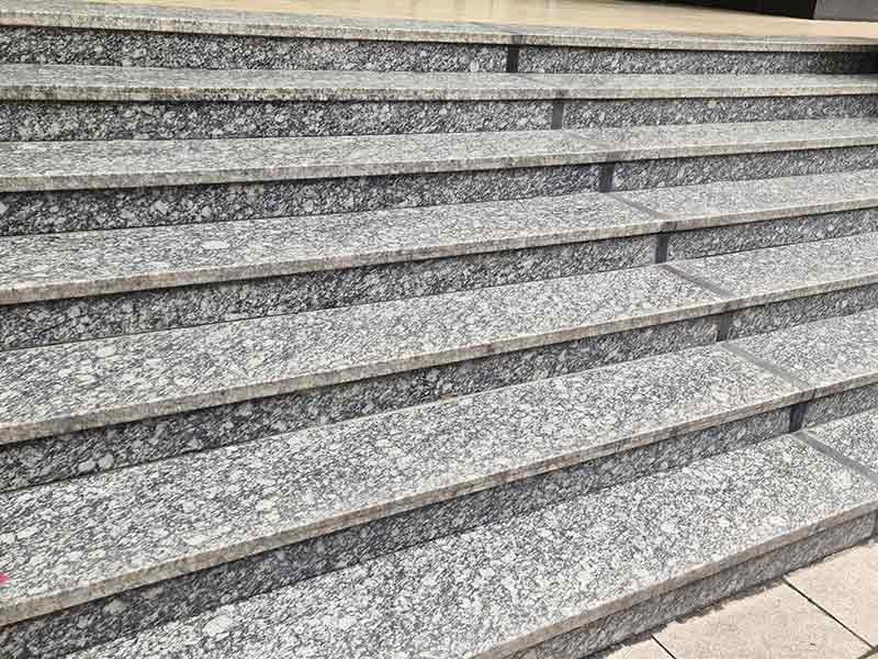 Đá Granite ốp bậc tam cấp Đá Granite trắng mắt rồng ốp bậc tam cấp