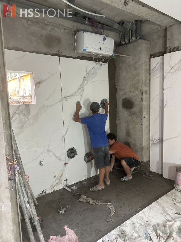 Gạch ốp tường khổ lớn chất lượng có độ bền vượt trội