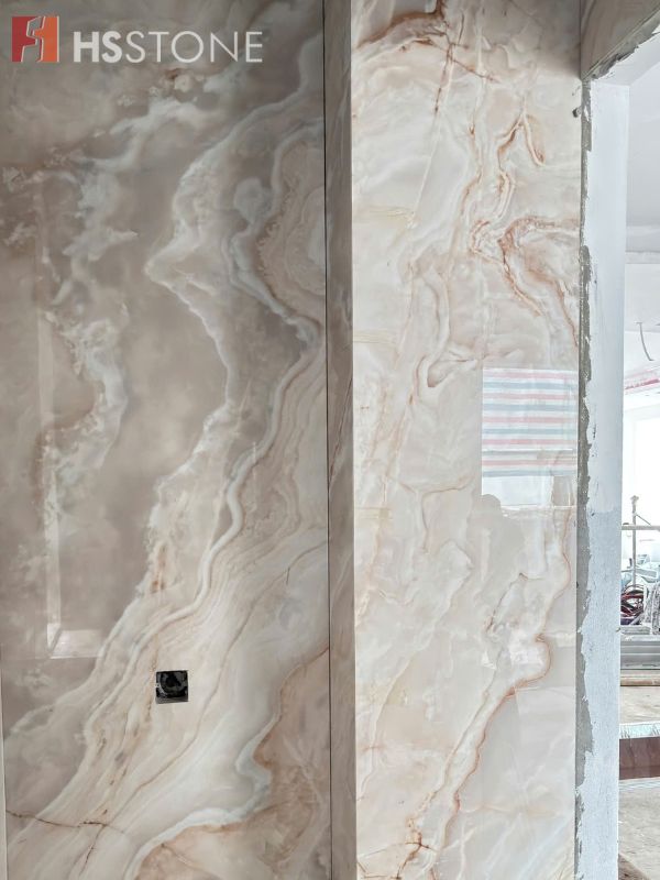 Gạch ốp tường khổ lớn giúp tối ưu không gian