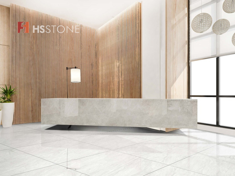 Mẫu gạch lát nên vân đá bề mặt bóng giúp tăng vẻ đẹp lung linh của không gian